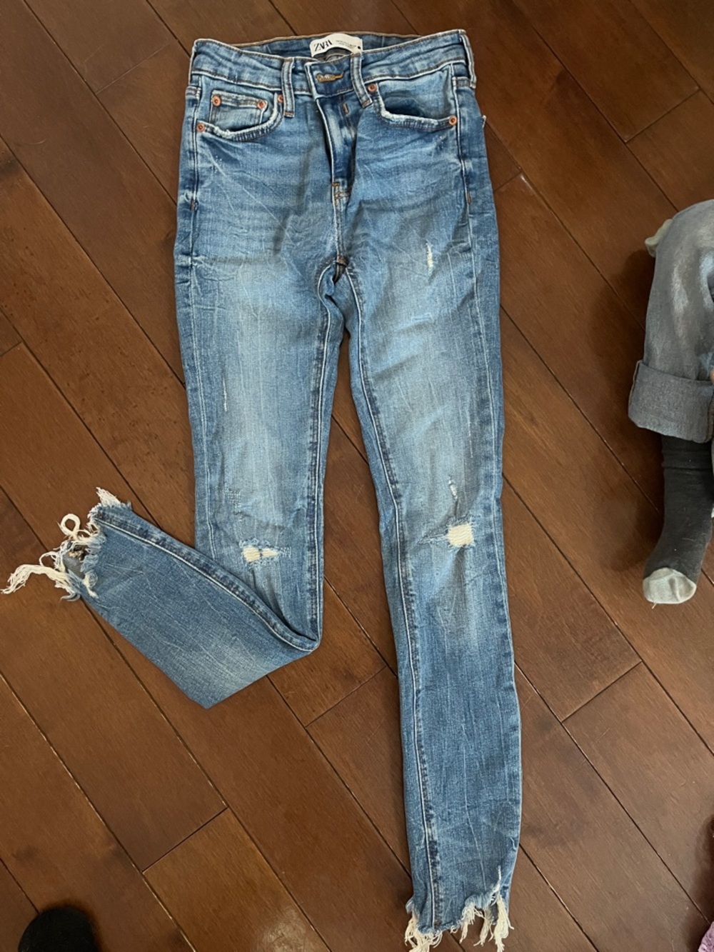 ZARA Women's Light Blue Distressed Skinny Jeans